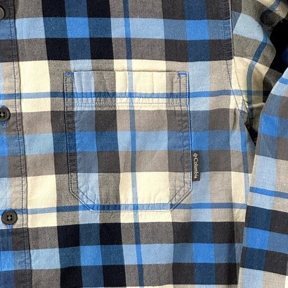 Columbia Long‎ Sleeve Blue Plaid Button Shirt - Men's Medium - Picture 3 of 7